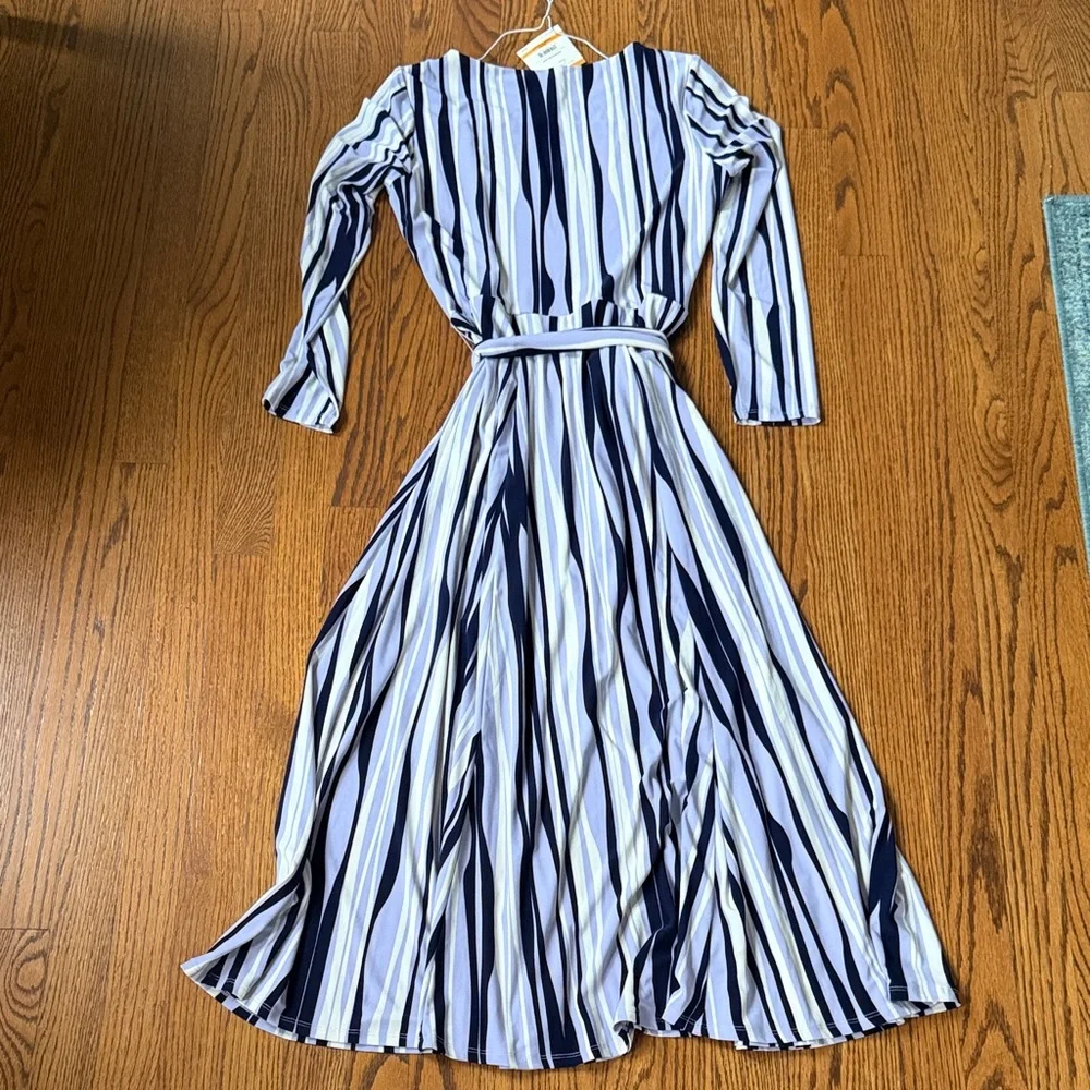 Anne Klein Lavender, Black & White Striped Long Sleeve Maxi Dress 🌿 - Picture 4 of 7